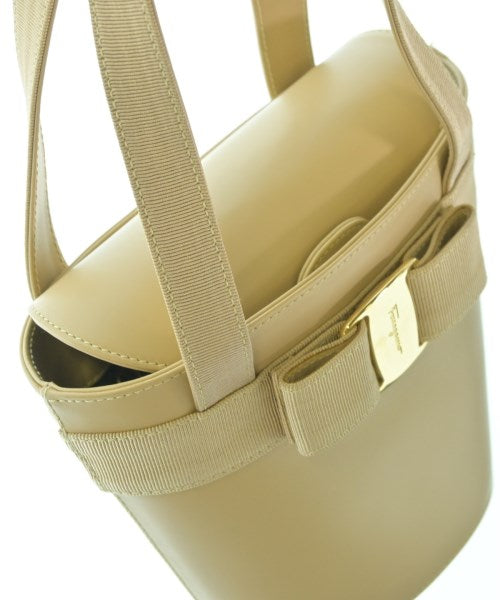 Salvatore Ferragamo กระเป๋าถือ