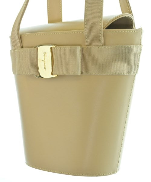 Salvatore Ferragamo กระเป๋าถือ
