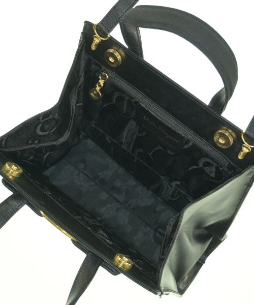 Salvatore Ferragamo กระเป๋าถือ