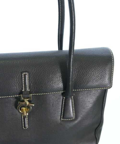 Salvatore Ferragamo กระเป๋าถือ