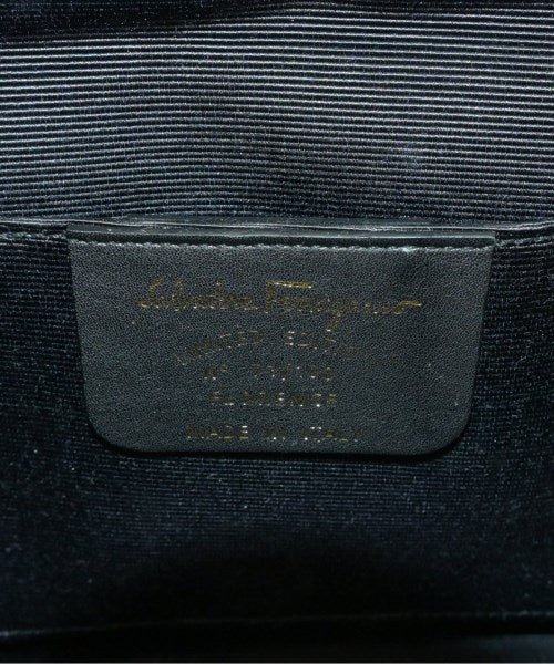 Salvatore Ferragamo กระเป๋าทรงตะกร้า