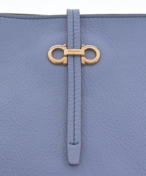 Salvatore Ferragamo กระเป๋าถือขนาดใหญ่