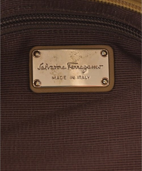 Salvatore Ferragamo กระเป๋าถือขนาดใหญ่