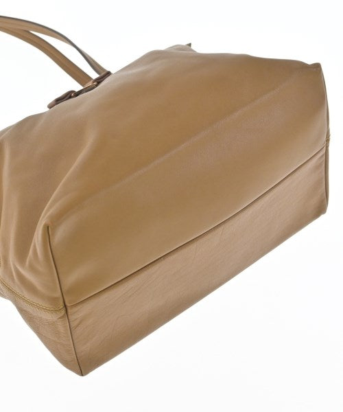Salvatore Ferragamo กระเป๋าถือขนาดใหญ่