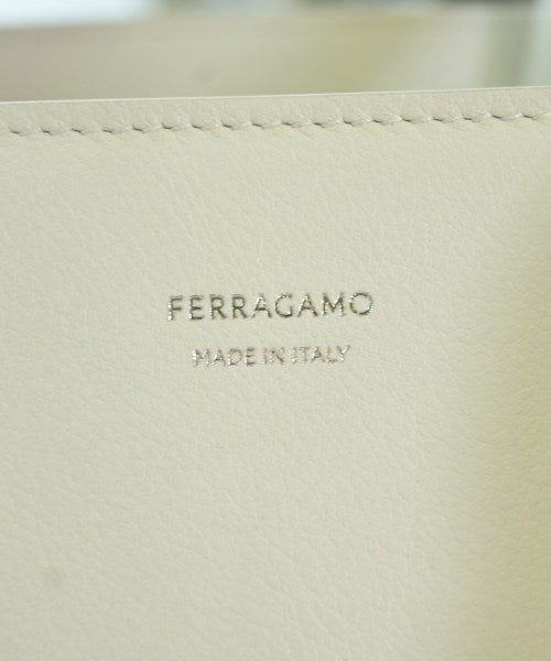 Salvatore Ferragamo กระเป๋าถือ