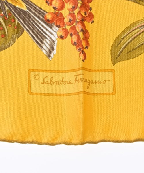 Salvatore Ferragamo ผ้าพันคอ