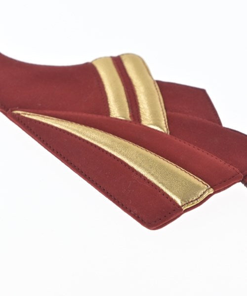 Salvatore Ferragamo เครื่องประดับบนกระเป๋า