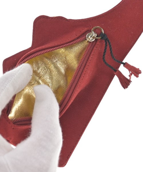 Salvatore Ferragamo เครื่องประดับบนกระเป๋า