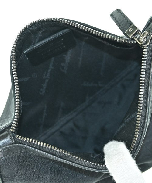 Salvatore Ferragamo กระเป๋าสะพาย