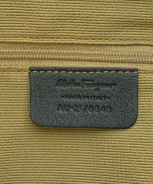 Salvatore Ferragamo กระเป๋าถือขนาดใหญ่