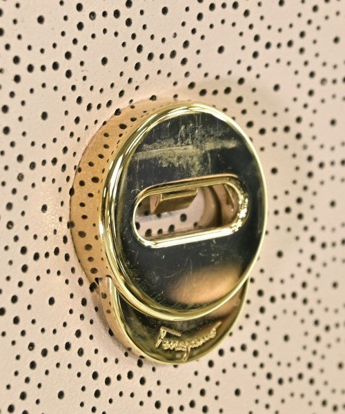 Salvatore Ferragamo กระเป๋าสะพาย