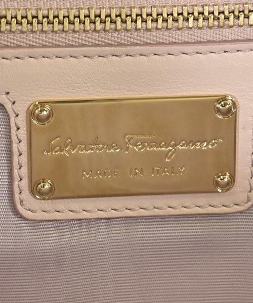 Salvatore Ferragamo กระเป๋าสะพาย