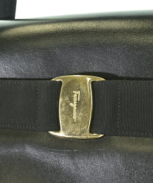 Salvatore Ferragamo กระเป๋าสะพาย