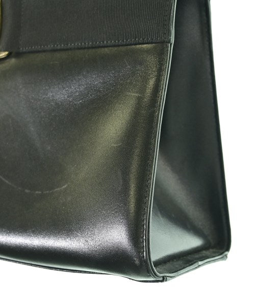 Salvatore Ferragamo กระเป๋าสะพาย