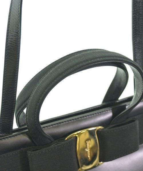 Salvatore Ferragamo กระเป๋าถือ
