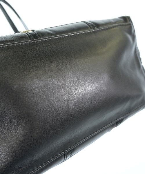Salvatore Ferragamo กระเป๋าถือขนาดใหญ่
