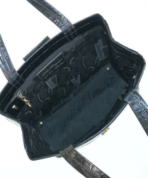 Salvatore Ferragamo กระเป๋าถือ