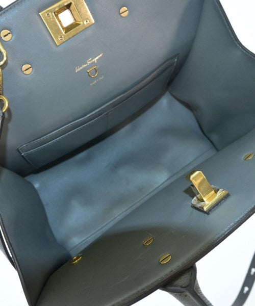 Salvatore Ferragamo กระเป๋าถือ