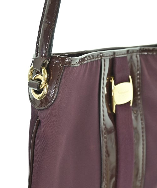 Salvatore Ferragamo กระเป๋าสะพาย