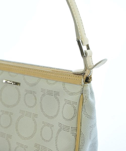 Salvatore Ferragamo กระเป๋าสะพาย