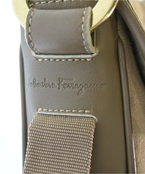 Salvatore Ferragamo กระเป๋าสะพาย