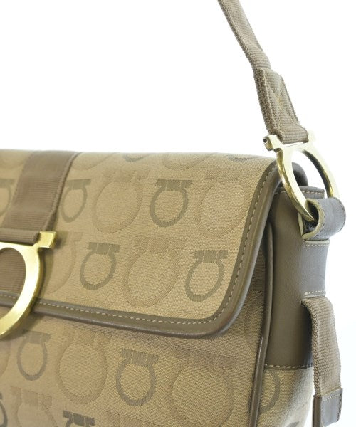 Salvatore Ferragamo กระเป๋าสะพาย
