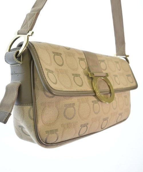 Salvatore Ferragamo กระเป๋าสะพาย