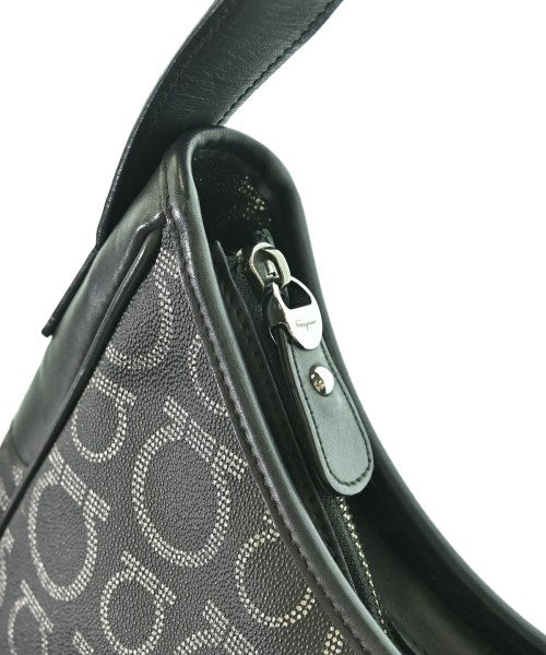 Salvatore Ferragamo กระเป๋าถือ