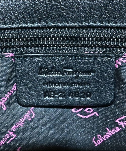 Salvatore Ferragamo กระเป๋าถือ