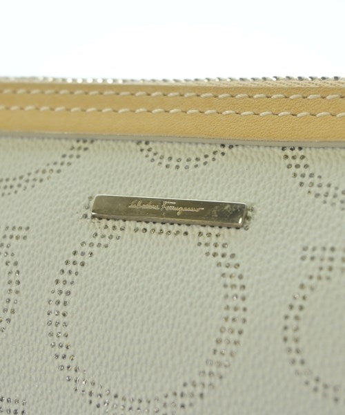 Salvatore Ferragamo กระเป๋าสะพาย