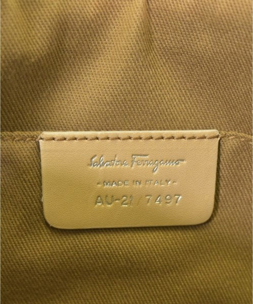 Salvatore Ferragamo กระเป๋าสะพาย