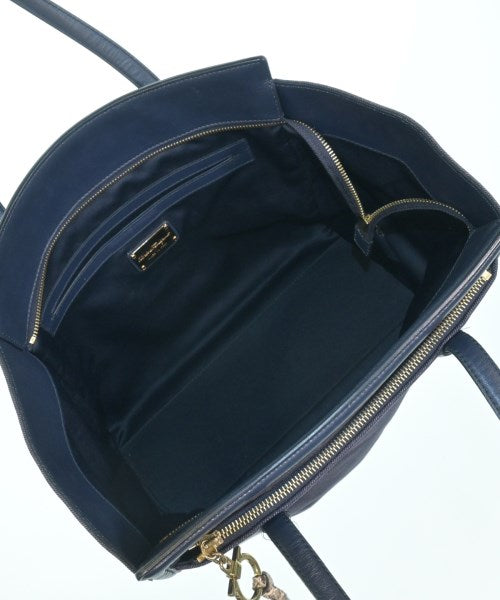 Salvatore Ferragamo กระเป๋าถือขนาดใหญ่