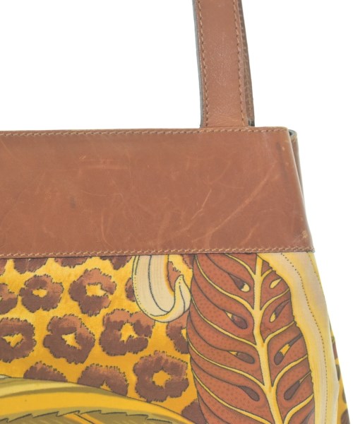 Salvatore Ferragamo กระเป๋าถือขนาดใหญ่