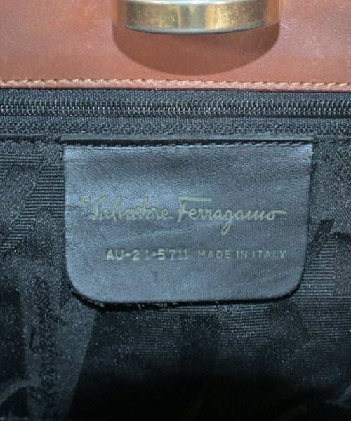 Salvatore Ferragamo กระเป๋าถือขนาดใหญ่