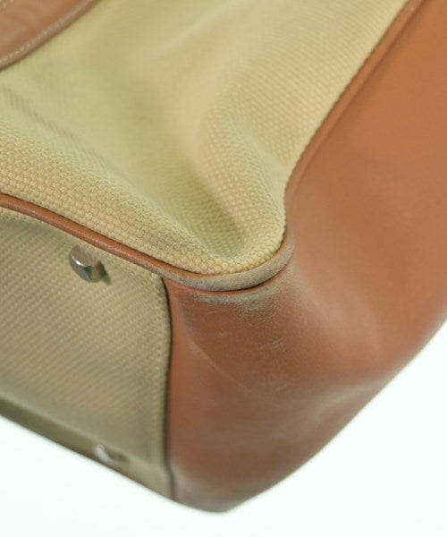 Salvatore Ferragamo กระเป๋าถือขนาดใหญ่