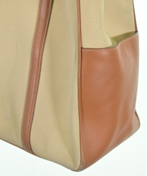 Salvatore Ferragamo กระเป๋าถือขนาดใหญ่