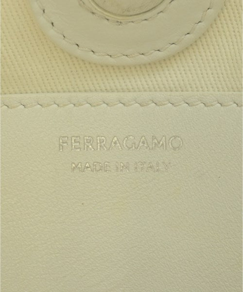 Salvatore Ferragamo กระเป๋าถือ