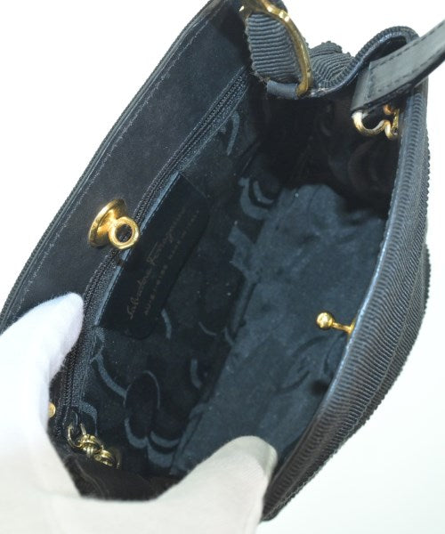 Salvatore Ferragamo กระเป๋าถือ