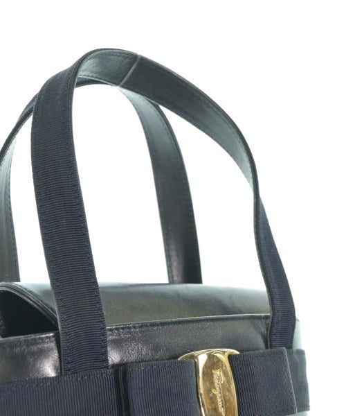 Salvatore Ferragamo กระเป๋าถือ