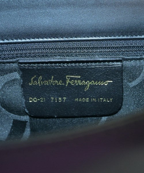 Salvatore Ferragamo กระเป๋าสะพาย