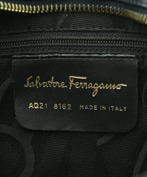 Salvatore Ferragamo กระเป๋าสะพาย