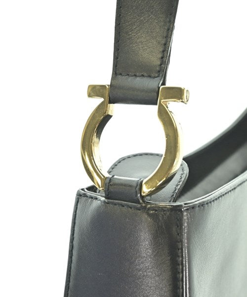 Salvatore Ferragamo กระเป๋าสะพาย