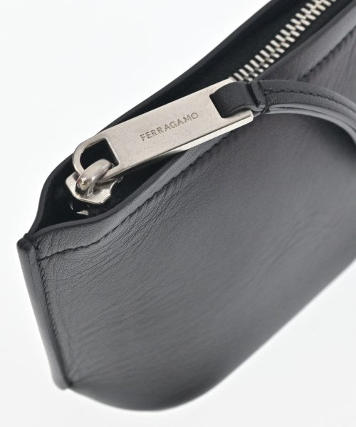 Salvatore Ferragamo กระเป๋า