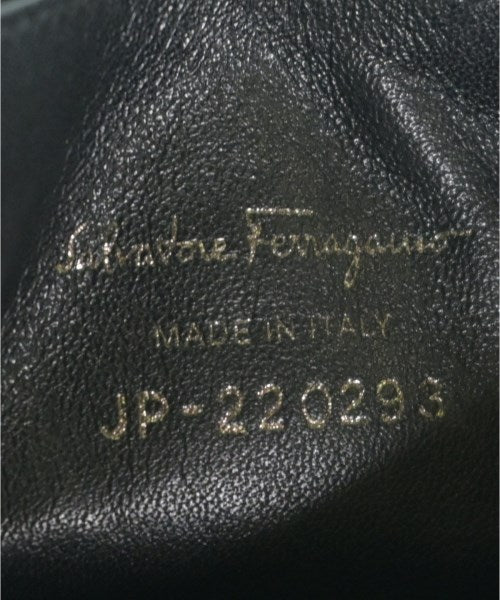 Salvatore Ferragamo กระเป๋าสะพาย