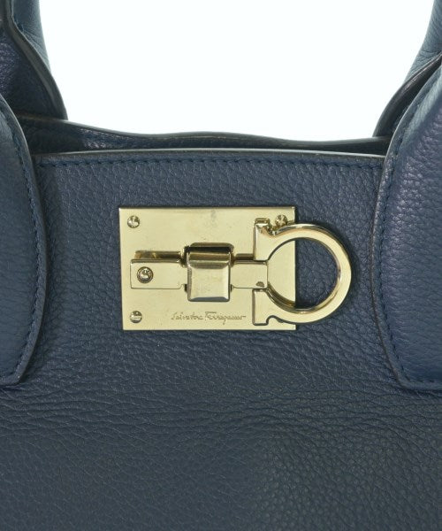 Salvatore Ferragamo กระเป๋าถือ