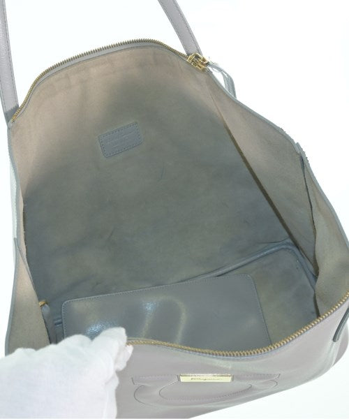 Salvatore Ferragamo กระเป๋าถือขนาดใหญ่