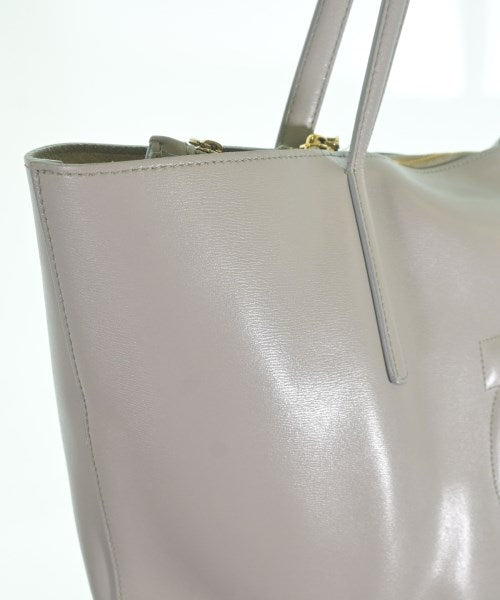 Salvatore Ferragamo กระเป๋าถือขนาดใหญ่
