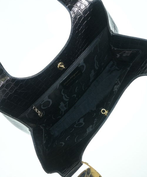 Salvatore Ferragamo กระเป๋าถือขนาดใหญ่