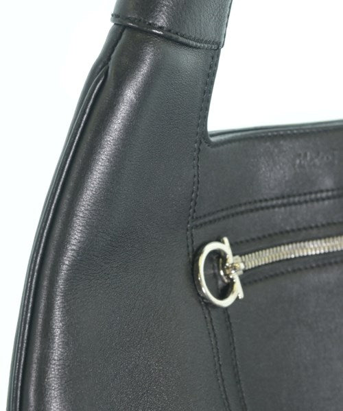 Salvatore Ferragamo กระเป๋าสะพาย