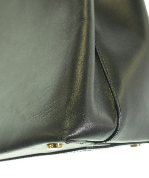 Salvatore Ferragamo กระเป๋าสะพาย